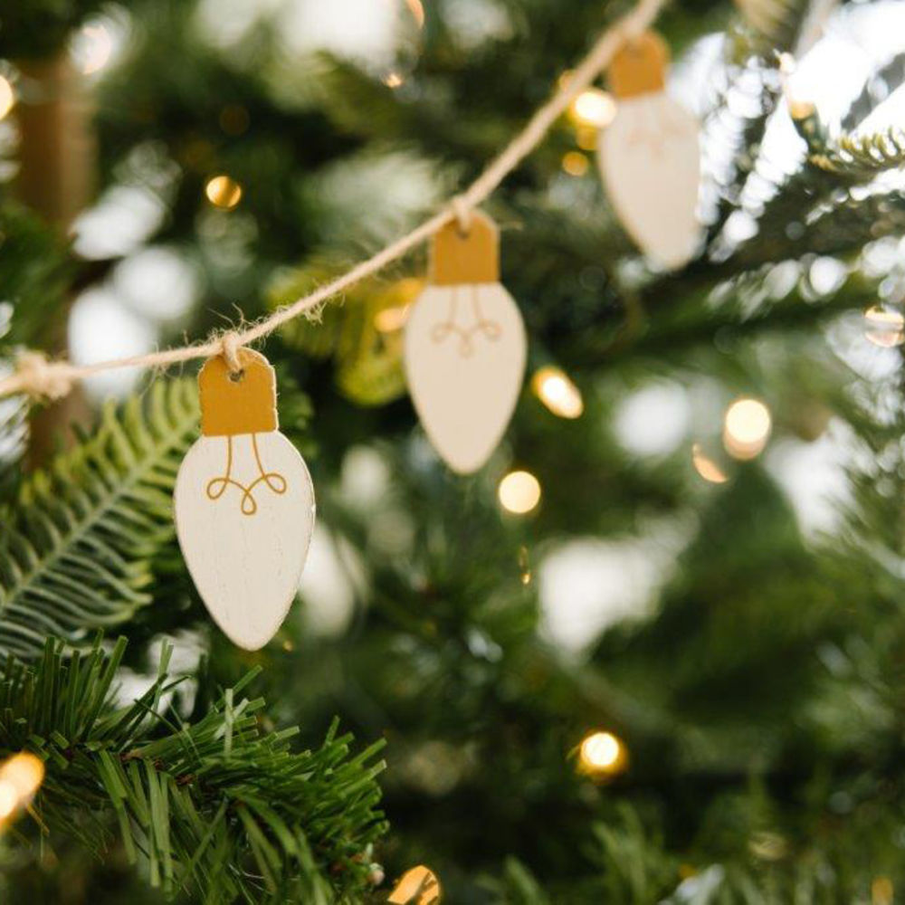 Wood Garland (Christmas Lights) White/Brown